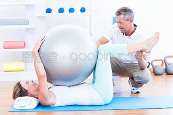 動(dòng)起來(lái)，好心情 治療師如何通過(guò)運(yùn)動(dòng)球助力患者康復(fù)與休閑