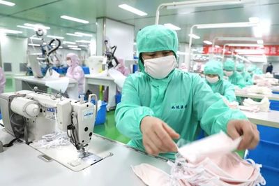 臨危受命轉產(chǎn)應急物資,家紡企業(yè)扛起責任共同戰(zhàn)&ldquo;疫&rdquo;